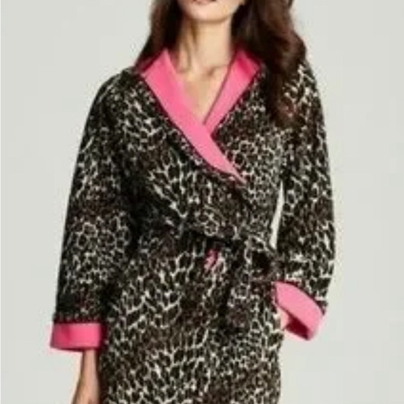 Betsey Johnson Intimates Cheetah Hooded Robe - Picture 7 of 7